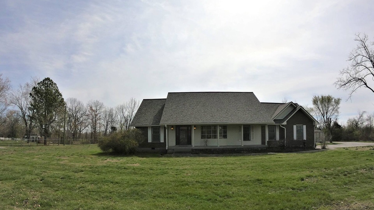 Shepherdsville House | Newly Remodeled. Perfect for Derby and local events.