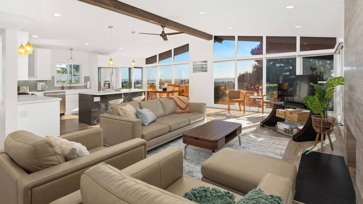 La Jolla Mesa House | Newly Remodeled with VIEWS of Downtown Ocean and Bay!