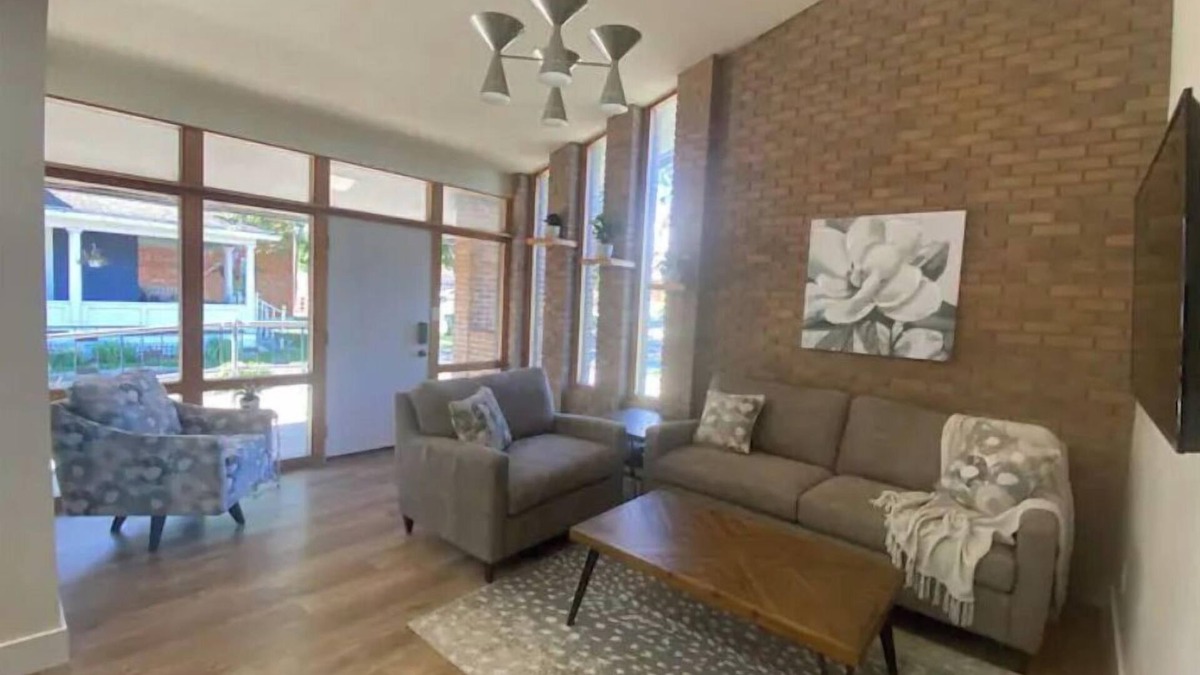 Tiffin Apartment | Newly remolded! Near Downtown DORA district!