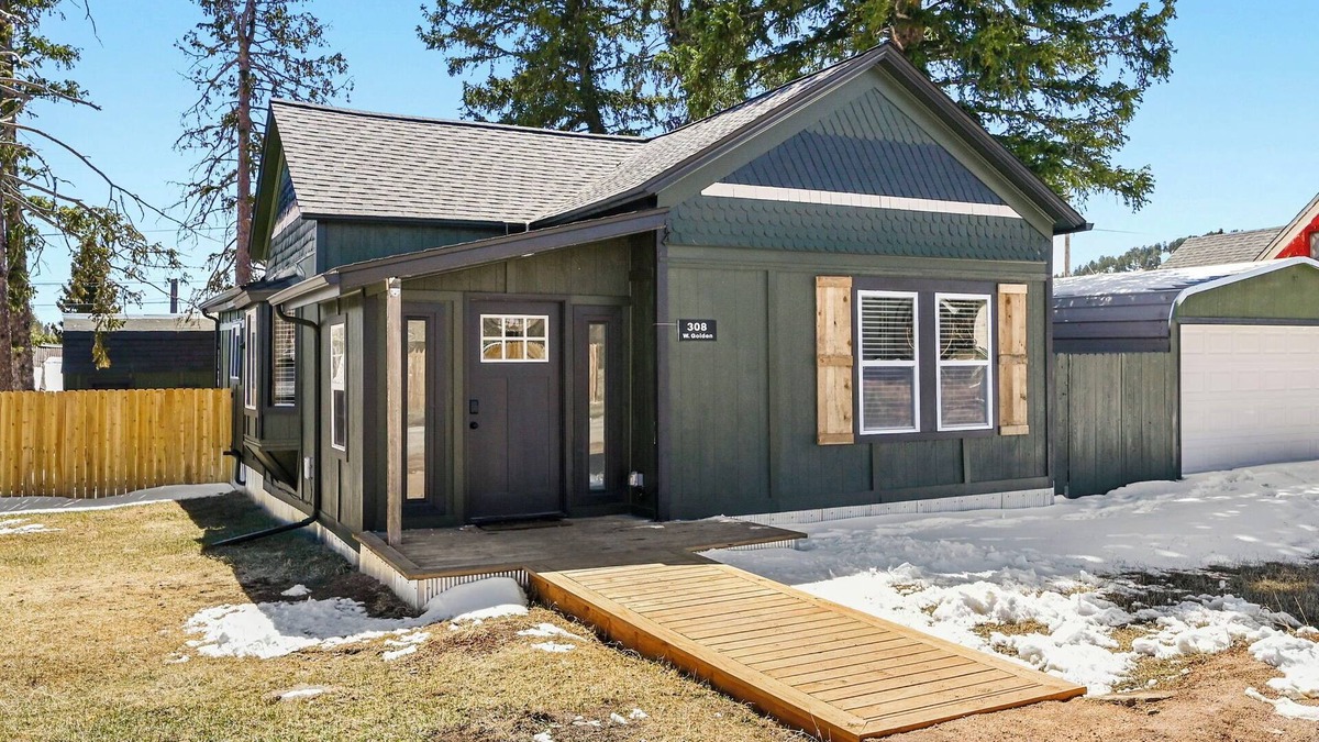 Cripple Creek House | Newly Rennovated Walking Distance to Downtown Cripple Creek Donkies