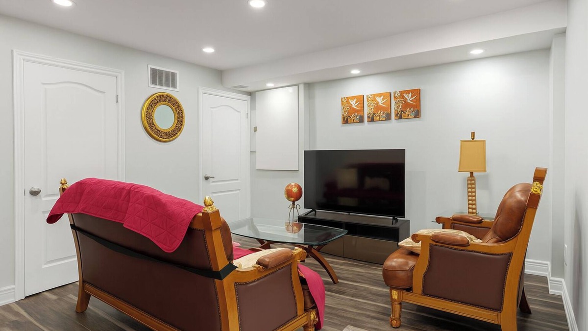 Orangeville Apartment | Newly Reno’d Basement Suite w/Private Access—10 min walk to Headwaters Hospital