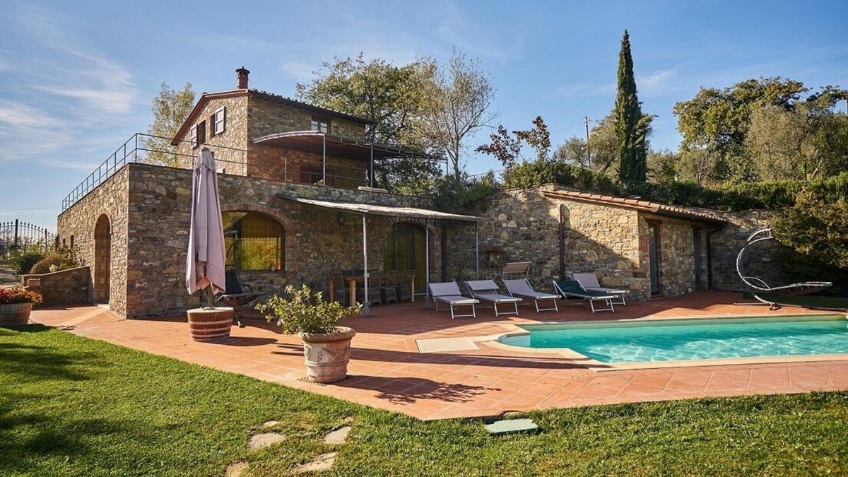 Gaiole in Chianti House | Newly renovated villa, private pool & sauna on wine estate with spa & activities