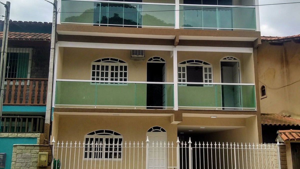 Rio das Ostras House | Newly renovated 3 storey house, great location