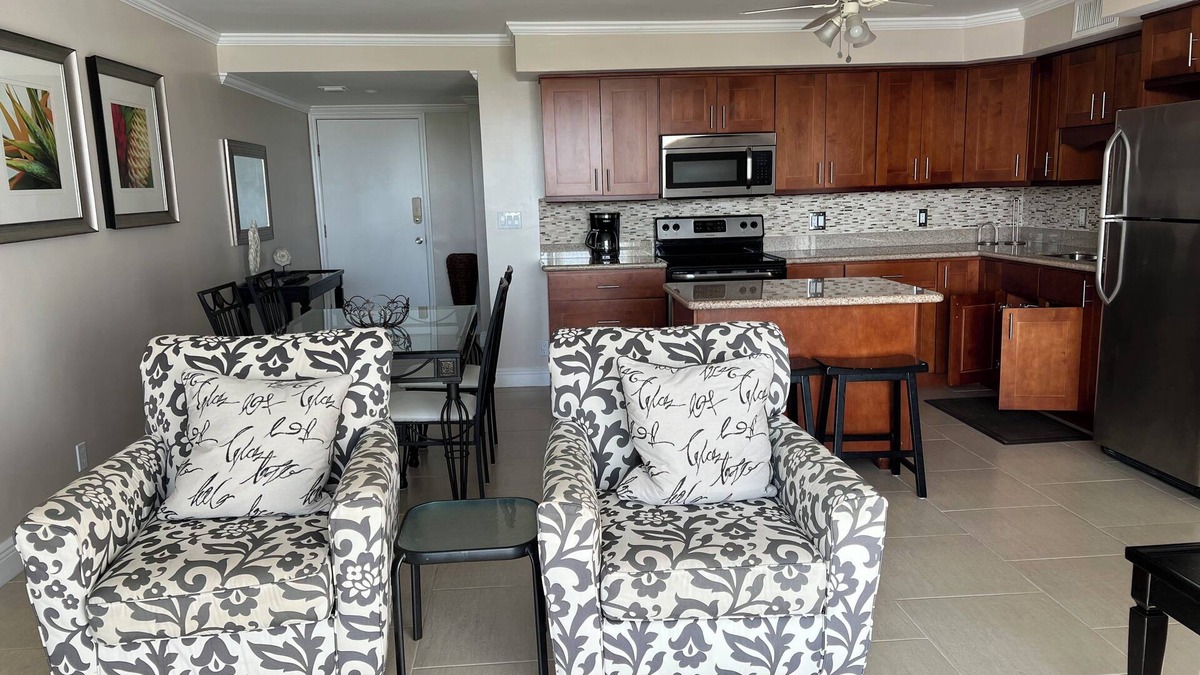 Williams Town Condo | Newly Renovated 1000 Sq/ft Ocean View, Coral Beaches, Freeport, Grand Bahamas