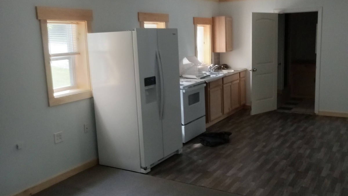 Marshfield House | Newly renovated 2 bedroom house, quiet country, setting beautiful sunsets.