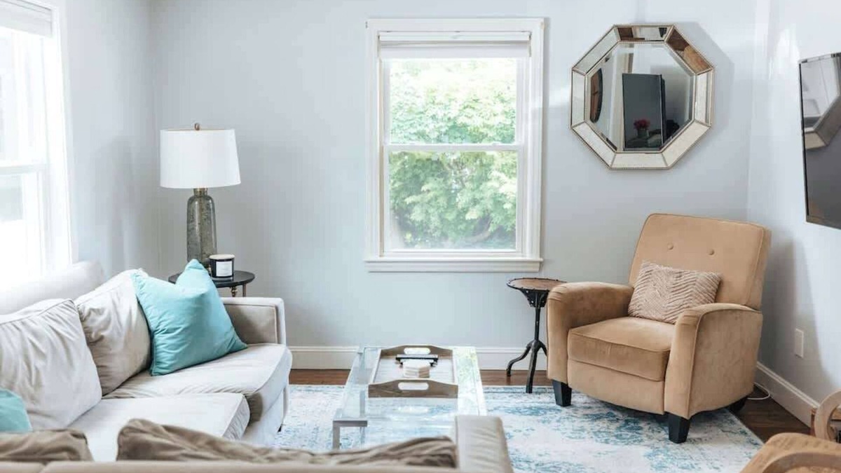 Fifth Ward House | Newly Renovated 2BR/1BA | Walk to Beach & Thames