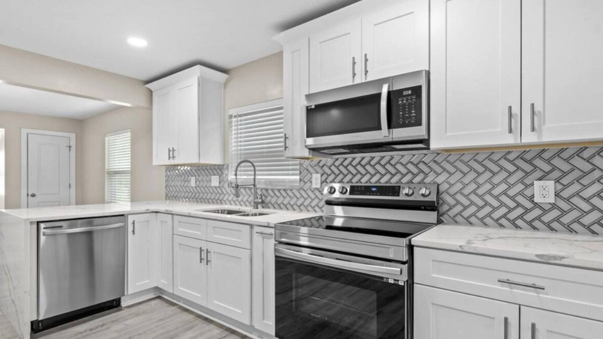 Toddville Road House | Newly Renovated 3-bedroom house nestled between the airport and uptown.