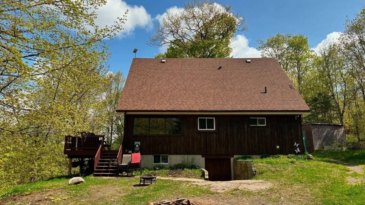Whitestone Cottage | Newly Renovated 4 Bedroom Cottage on Shawanaga Lake