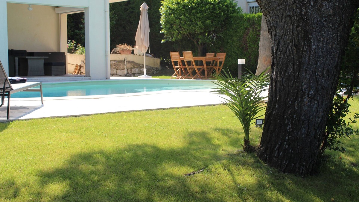 Lazaret Villa | Newly renovated 4 bed villa with pool, aircon, walk into Nice port and promenade