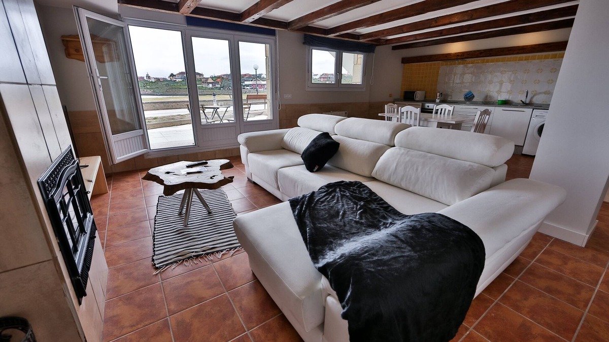 Camarinas Apartment | Newly renovated beach apartment