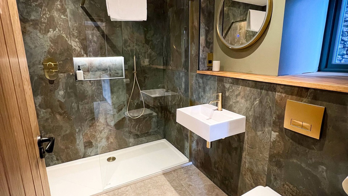 Shap Apartment | Newly renovated bedsit on edge of English Lake District.