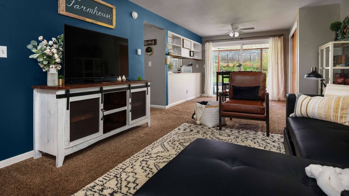 Newberg House | Newly Renovated Bungalow With Patio and Fireplace w/Vineyard & Mtn Views, Minutes to Many Vineyards