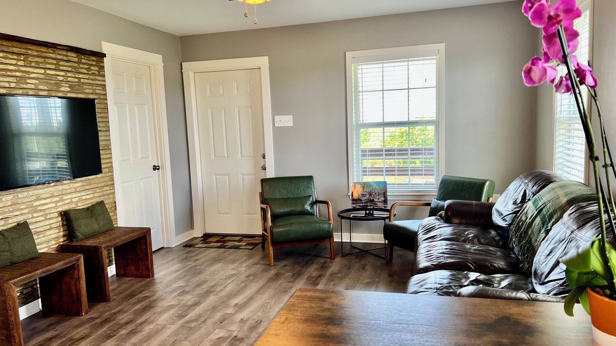 Delacroix House | NEWLY renovated cozy 2-bedroom house located in sportsman’s paradise.