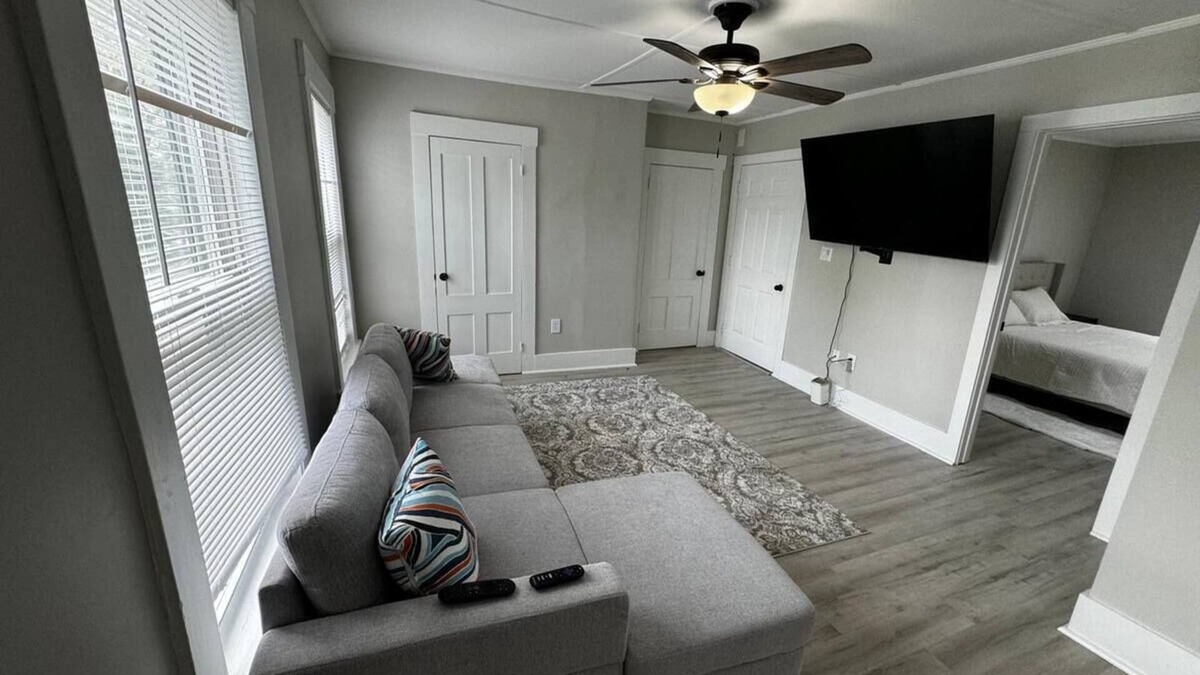 Concord Apartment | Newly Renovated Concord Unit