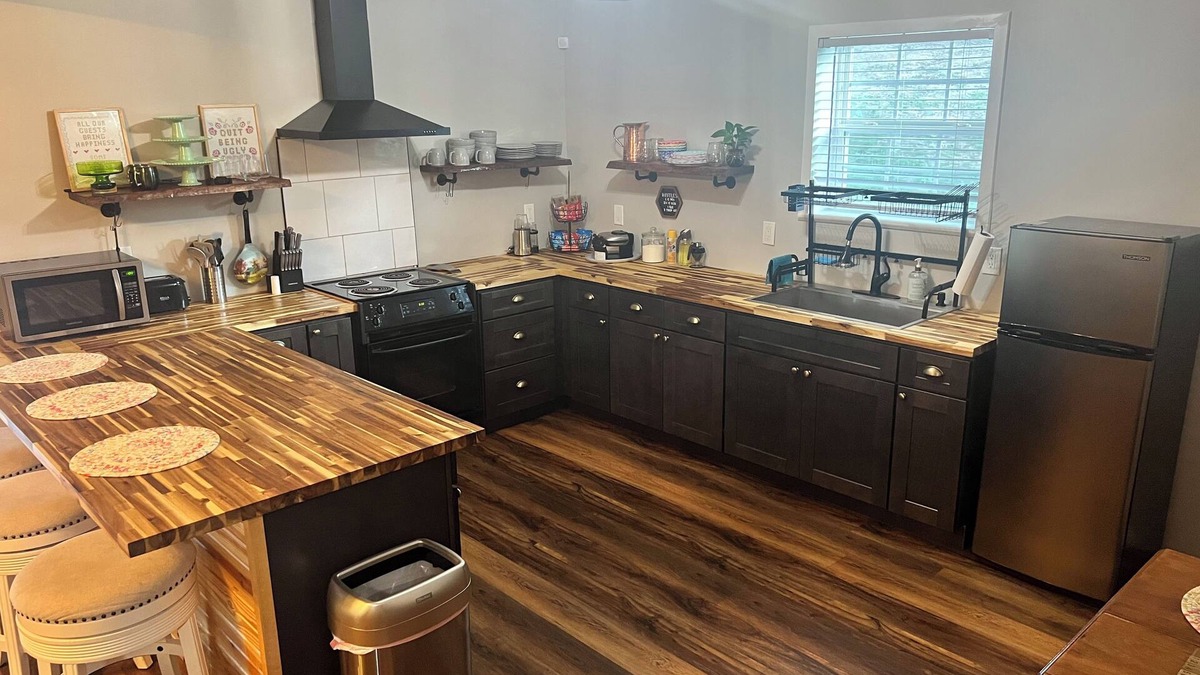 Coalmont House | Newly renovated, conveniently located between Nashville and Chattanooga