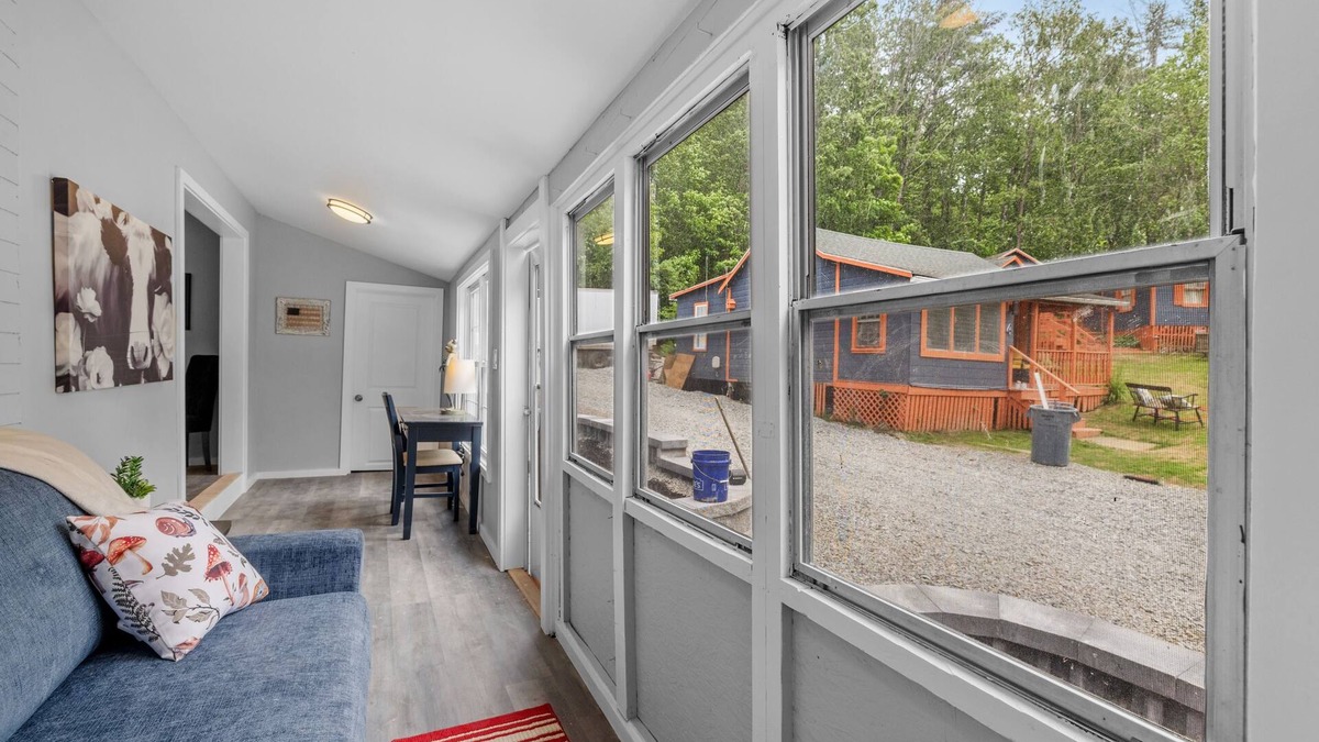 Alton Cottage | Newly Renovated Cottage 3 on Main Street Alton Bay!