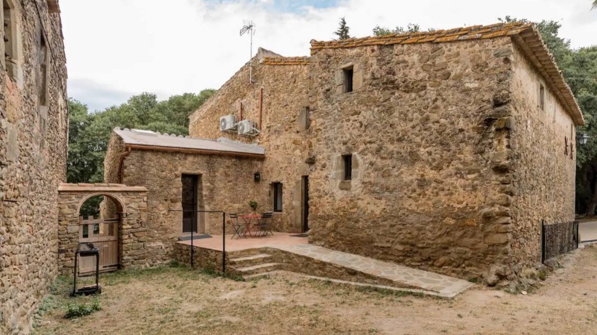 Pins House | Newly renovated country house on a private estate