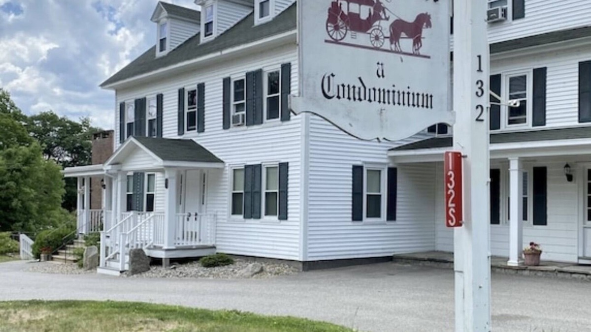 Hebron Condo | NEWLY RENOVATED! Cozy 2 bed 2 bath on Newfound Lake, private beach, scenic views