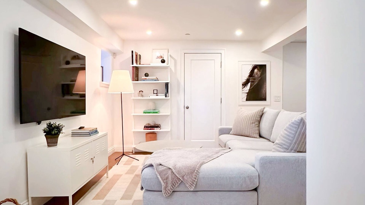 Tarrytown Apartment | Newly Renovated Cozy 2 Bedroom Apartment with 3 min walk to Main Street