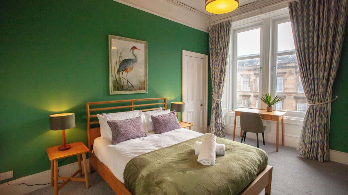 Glasgow Westend Apartment | Newly Renovated Flat in Trendy Finnieston