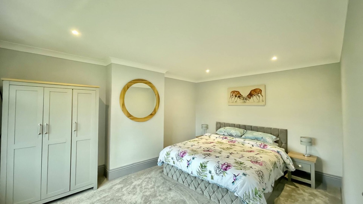West Knoyle Other | Newly renovated Farmhouse on a working farm