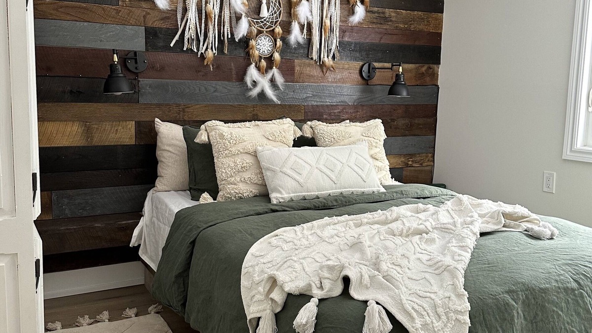 Hastings Cottage | Newly Renovated Family Waterfront Cottage w/Hot Tub and Wood Stove
