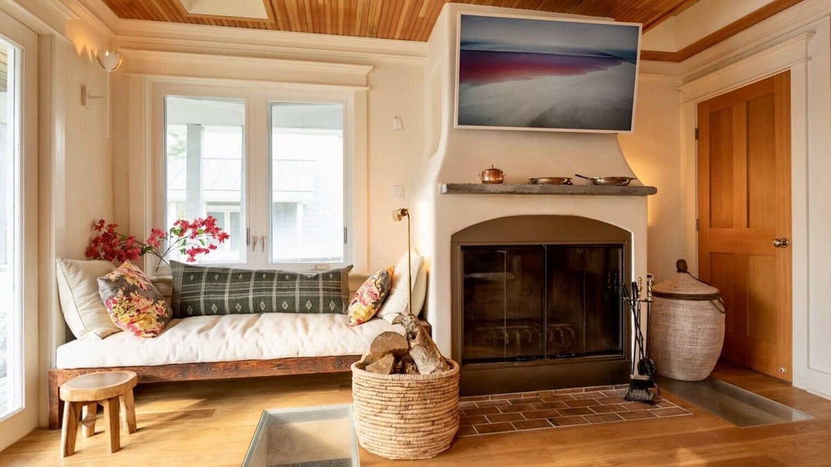 East Burke Condo | Newly Renovated, Furnished, Slope-Side Condo on Burke VT's Famous Kingdom Trails