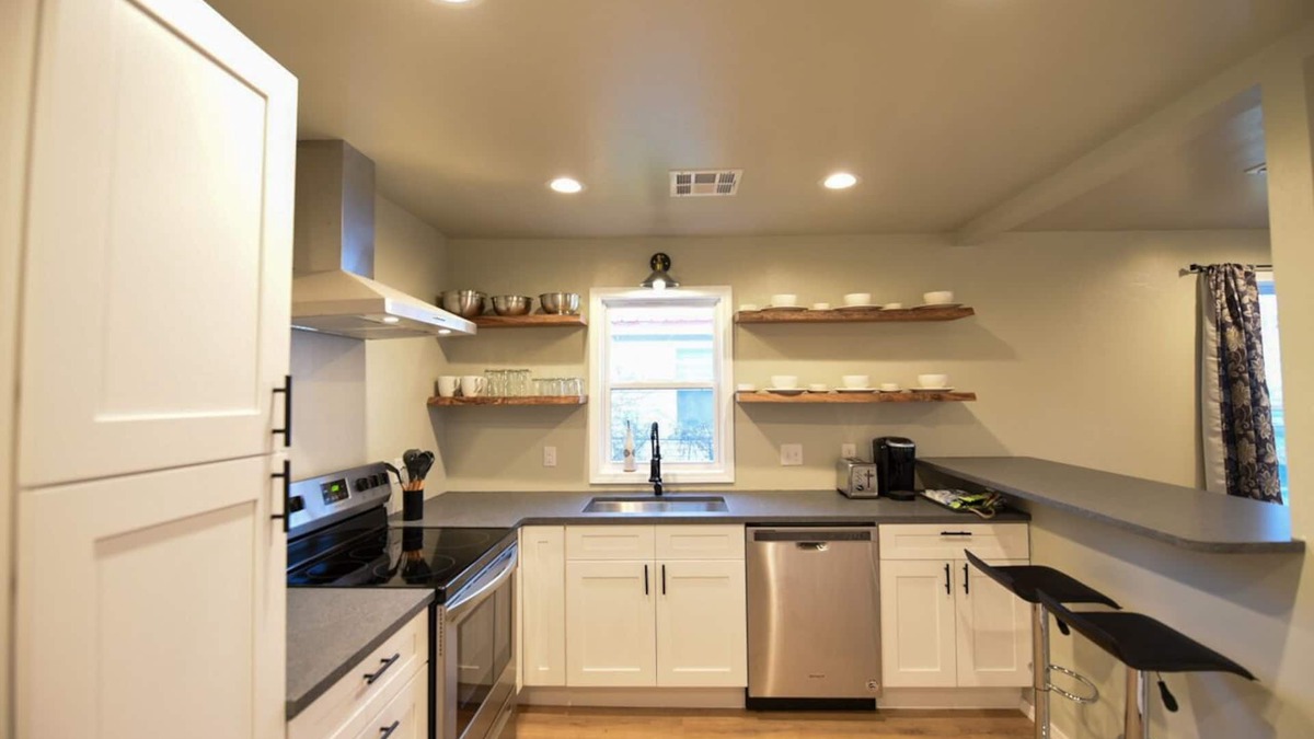 Stillwater House | Newly Renovated Hidden Gem