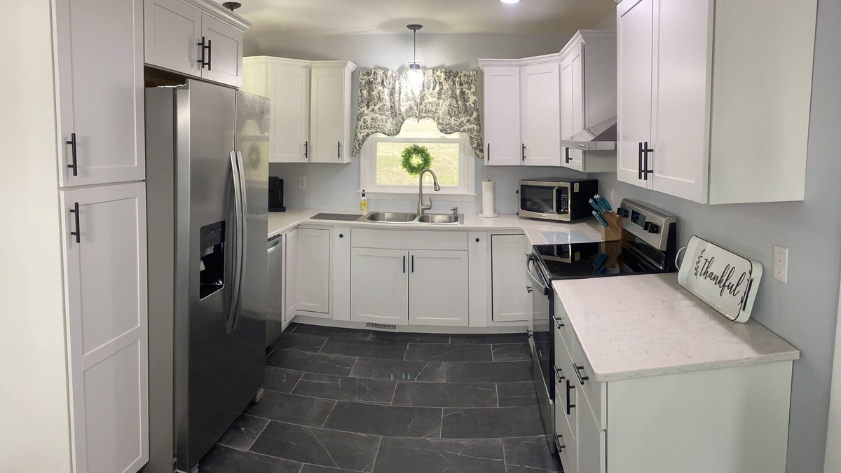 Marion House | Newly renovated home! One block from Back of the Dragon-Close to downtown Marion