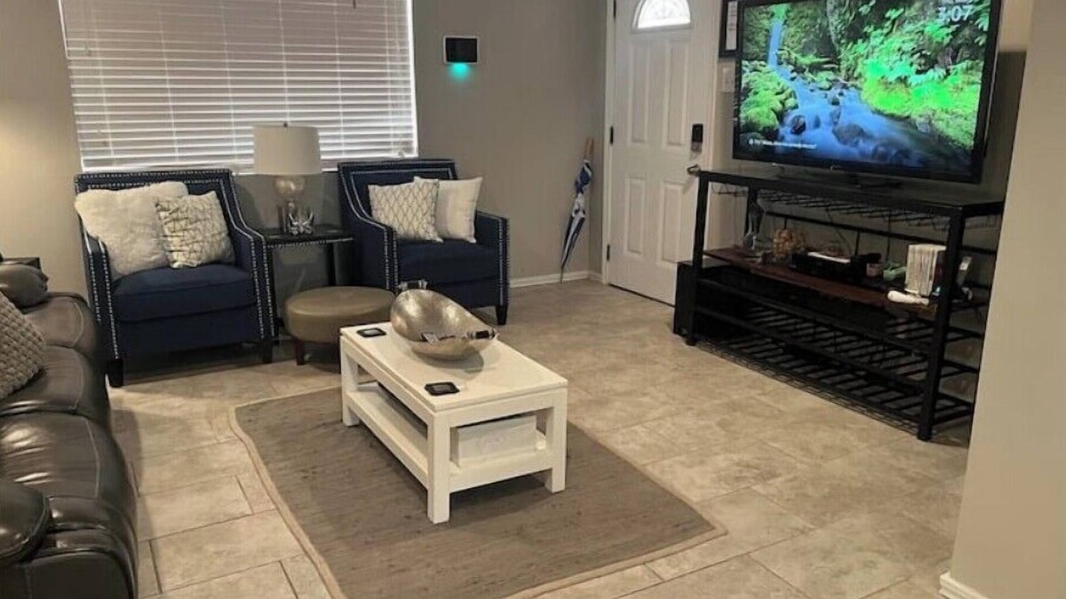 Big Spring House | NEWLY RENOVATED HOME with high speed WiFi, gourmet kitchen, outdoor grilling.