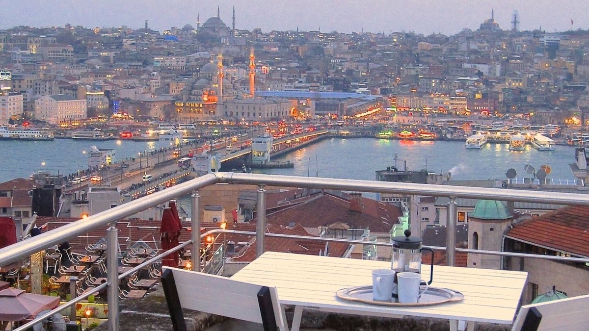 Galata Apartment | Newly renovated in Galata, with terrace views!