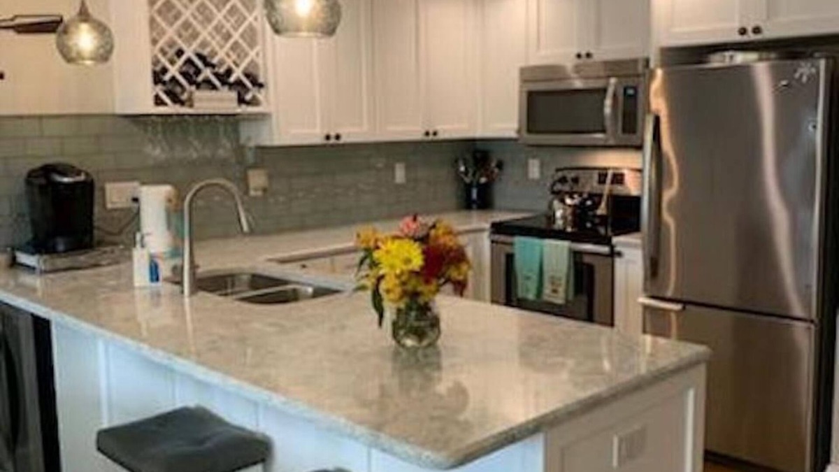 Bay Esplanade Condo | Newly Renovated kitchen, guest and master bathrooms