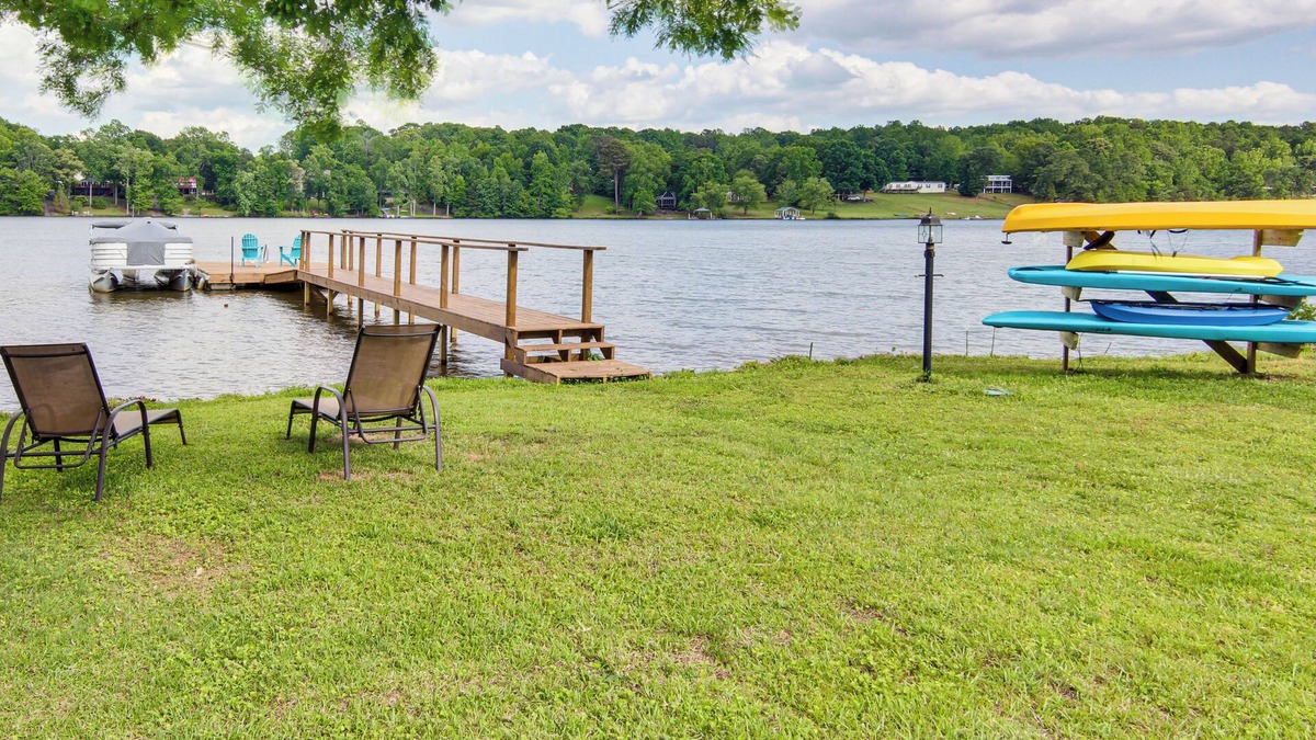 Campobello House | Newly Renovated Lake Bowen Home w/Game Room!