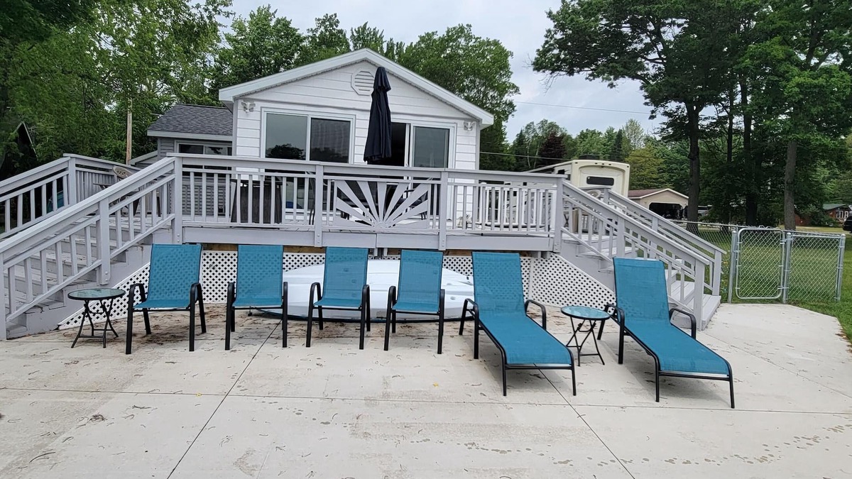 Harrison Cottage | Newly Renovated, Lakefront, Dog Friendly Cottage, Sand Lake, Harrison