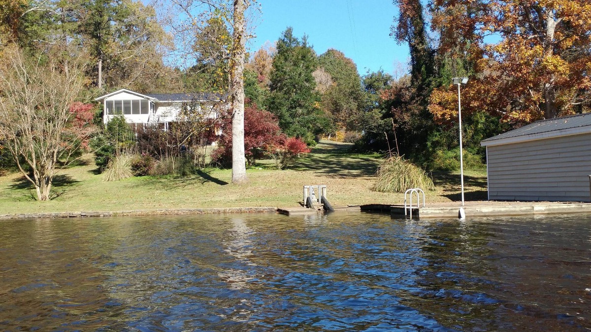 Semora House | Newly renovated Lakehouse!