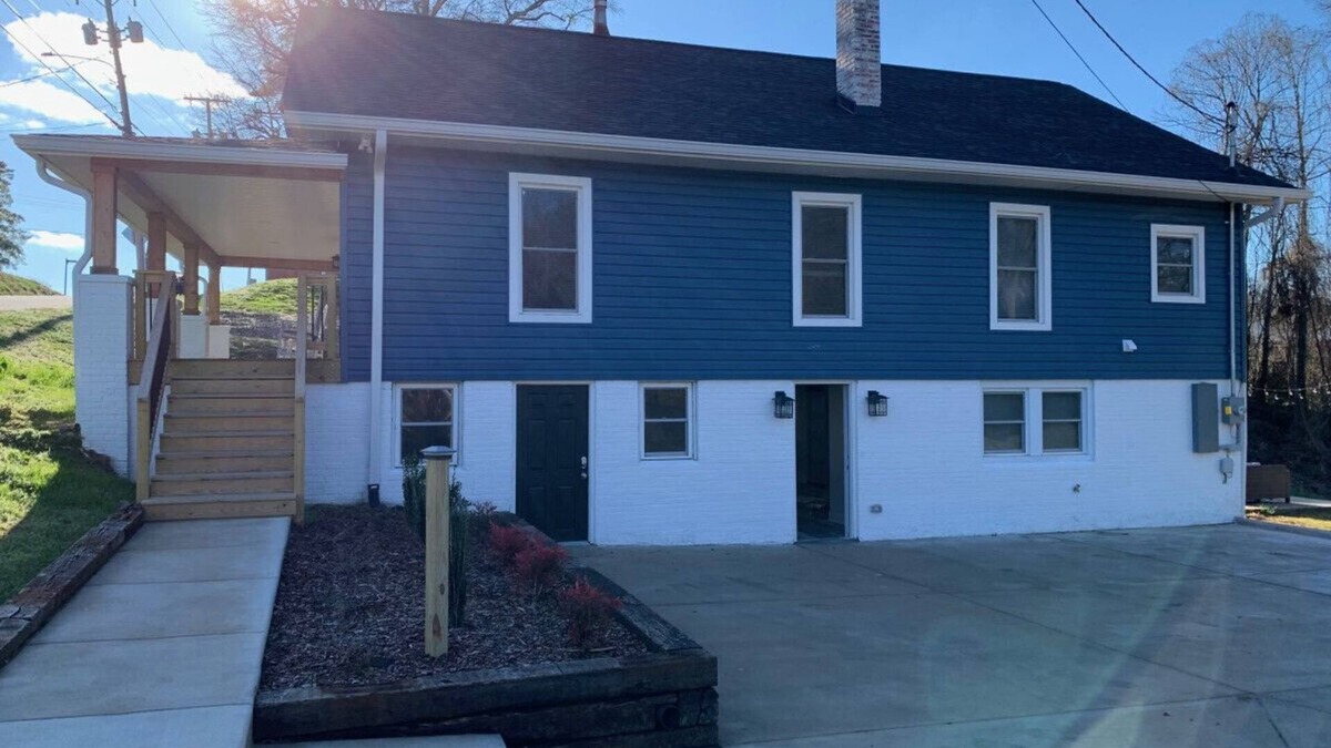 Lincolnton Apartment | Newly Renovated Lincolnton Rail Trail Downtown Apartment - Walk to Main St