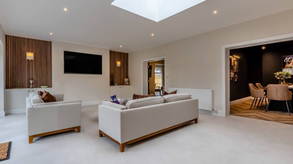 West Runton House | Newly Renovated Luxury Property between Cromer & Sheringham with Hot tub