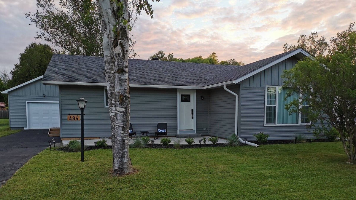 Paisley Cottage | Newly Renovated Modern cottage within walking distance to Saugeen river.