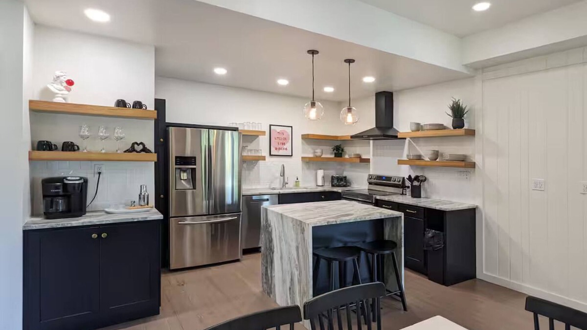 New Paris Cabin | Newly Renovated OH Lodge Retreat + Lake Access in New Paris, OH