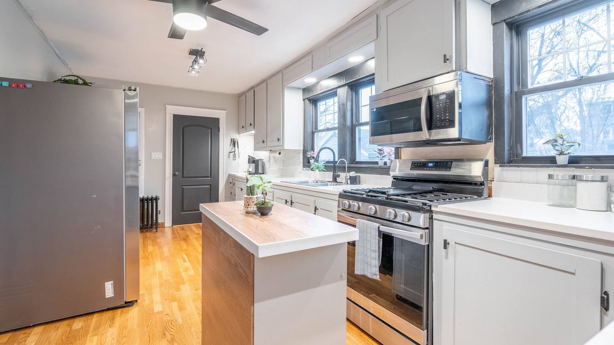 Webster Square House | Newly Renovated! Pet-Friendly 2-bedroom Worcester MA Bungalow Ranch Home
