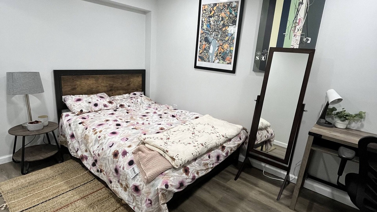 Annandale House | Newly Renovated Queen BR w/Private Bath. Access to Kitchen& In-Unit Washer/Dryer