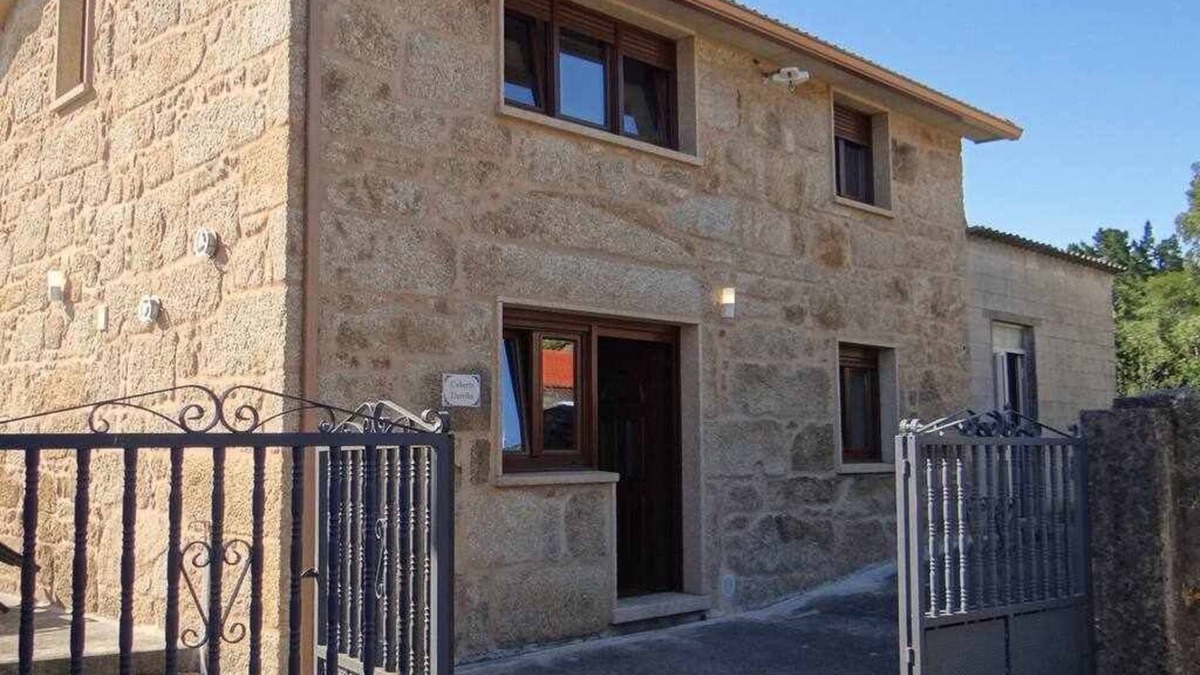 Carnota House | Newly renovated rural house in Canedo with terrace