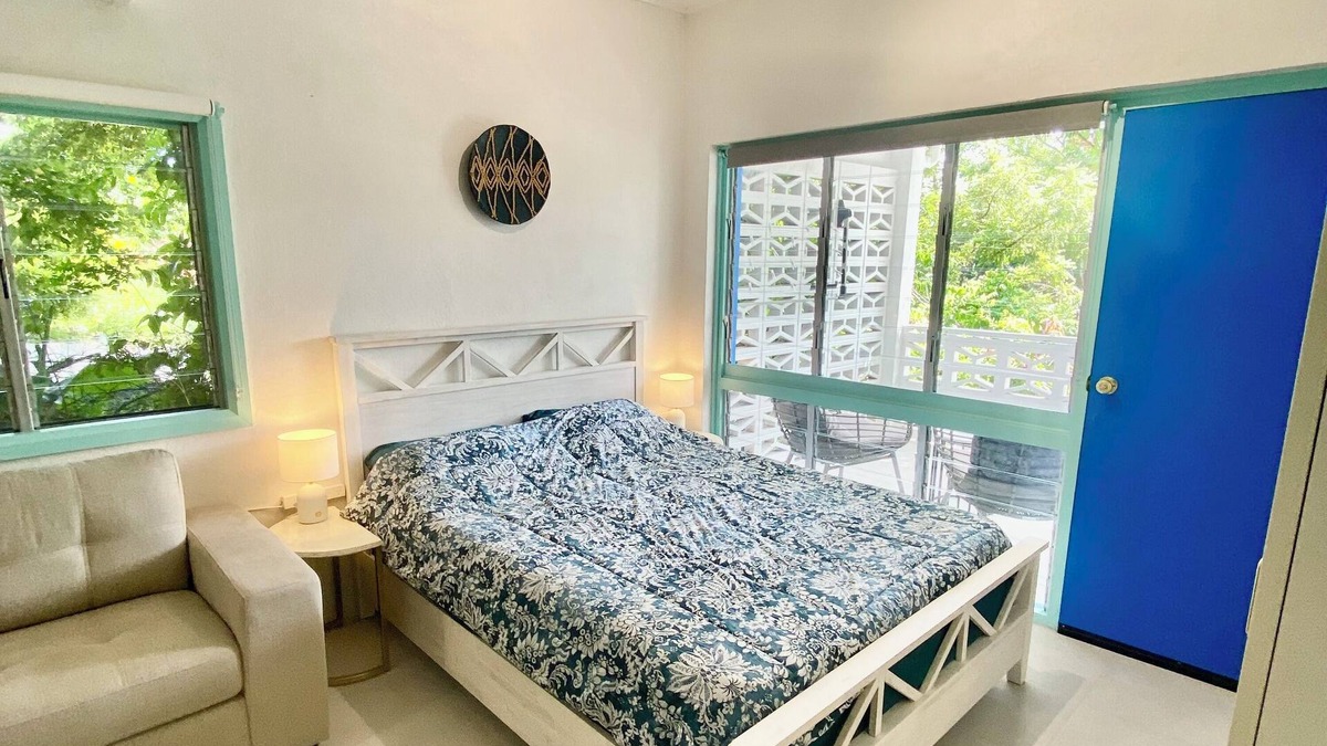 Yorkeys Knob Apartment | newly renovated studio near the beach in a small complex , great location