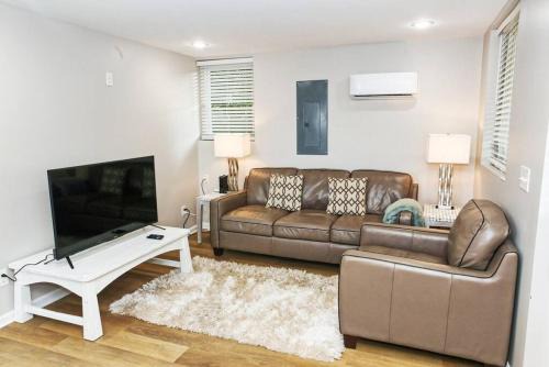 Maiden House | Newly Renovated Small Town Retreat