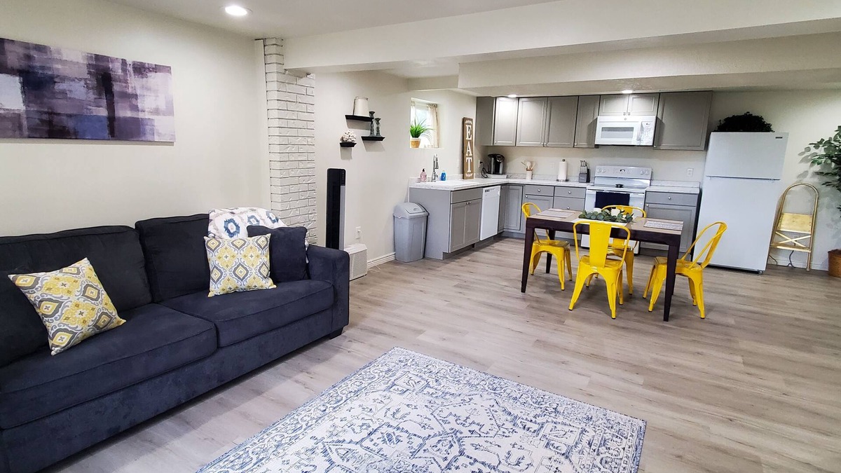 Smithfield Apartment | Newly Renovated & Spacious Apt