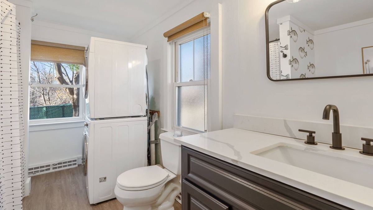 Portland Apartment | Newly renovated spacious 2 bed 1 bath apartment, great location