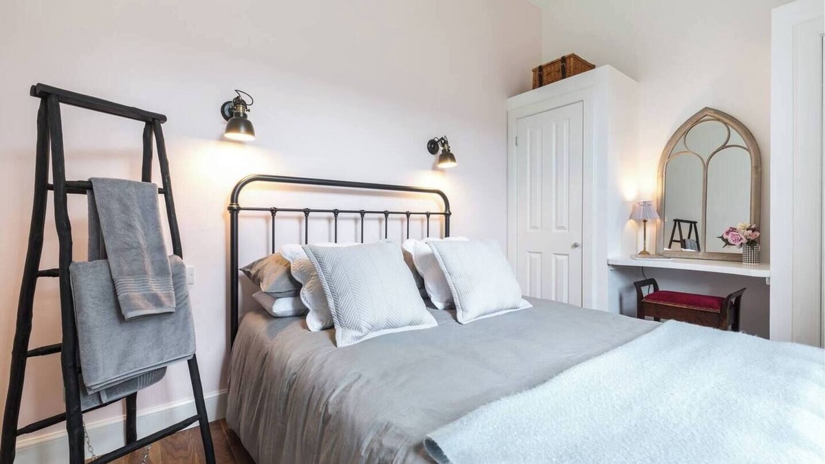 Stockbridge Apartment | Newly renovated stunning apartment in Stockbridge