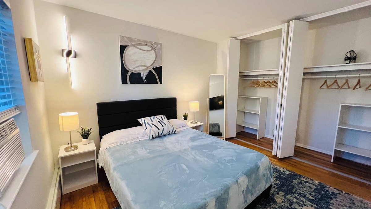 Stamford Apartment | Newly renovated, sunny 😎 1bed/1bath Apartment