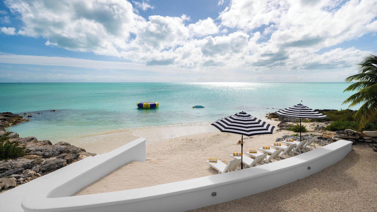 Venetian Road Settlement Villa | NEWLY RENOVATED Ocean Front 4-BR/2Bath luxury villa.