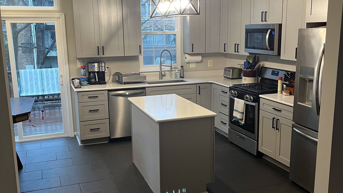 Mount Vernon House | Newly Renovated Townhouse ~3 miles from Ft. Belvoir and ~20 miles from D.C.